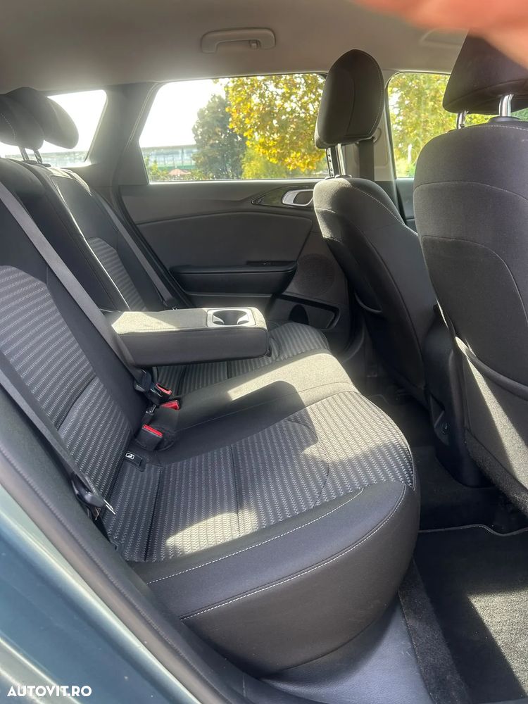 Kia Ceed - 13