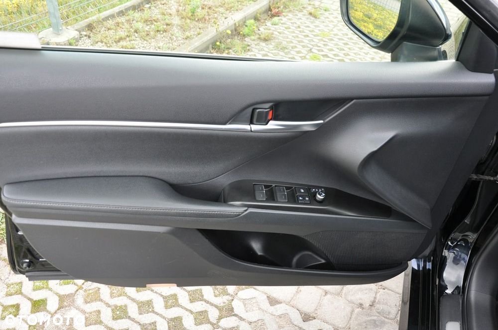 Toyota Camry - 13