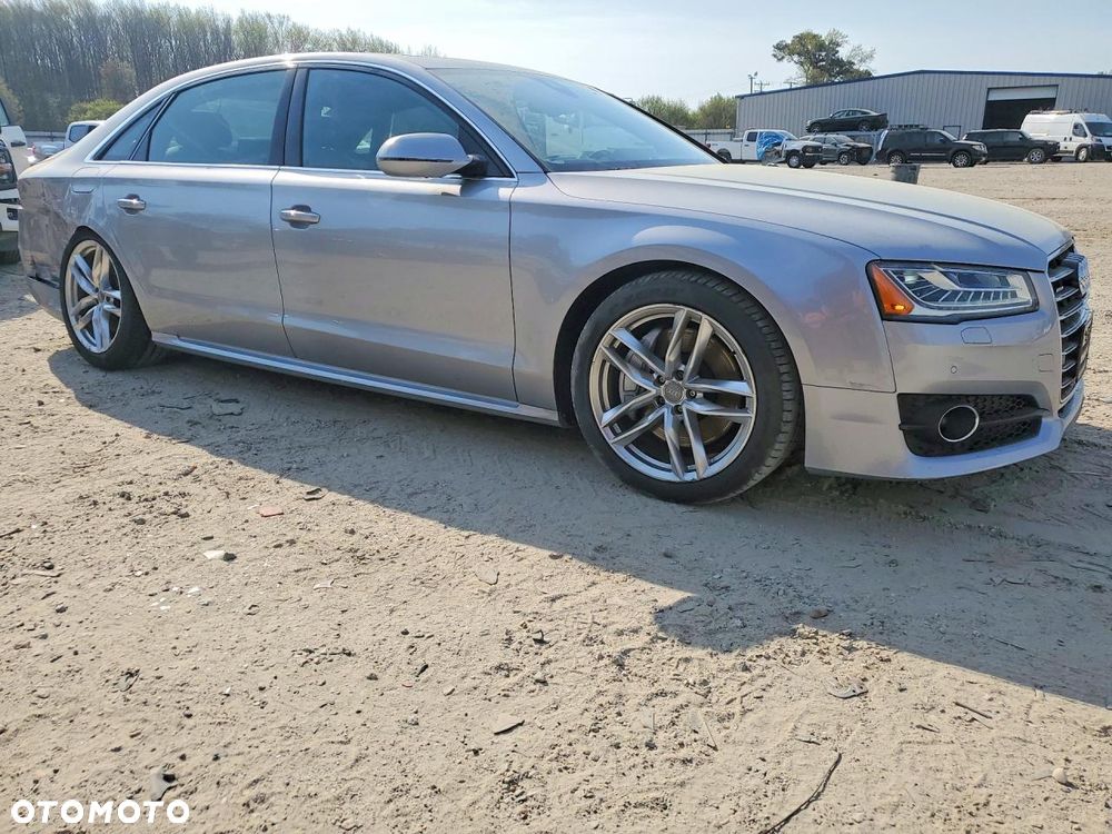 Audi A8 - 5