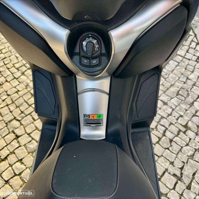 Yamaha X-Max 300 - 12
