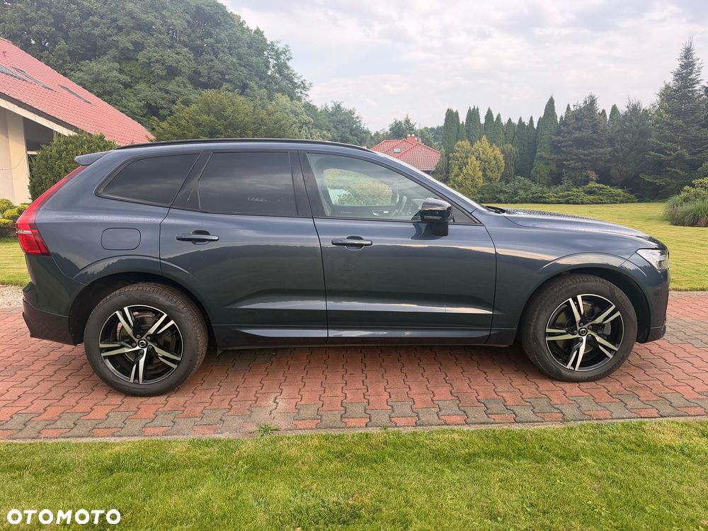 Volvo XC 60 B4 D AWD Plus Dark - 4