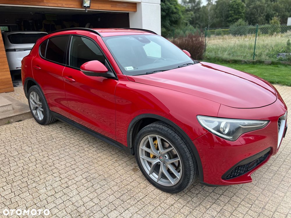 Alfa Romeo Stelvio - 2