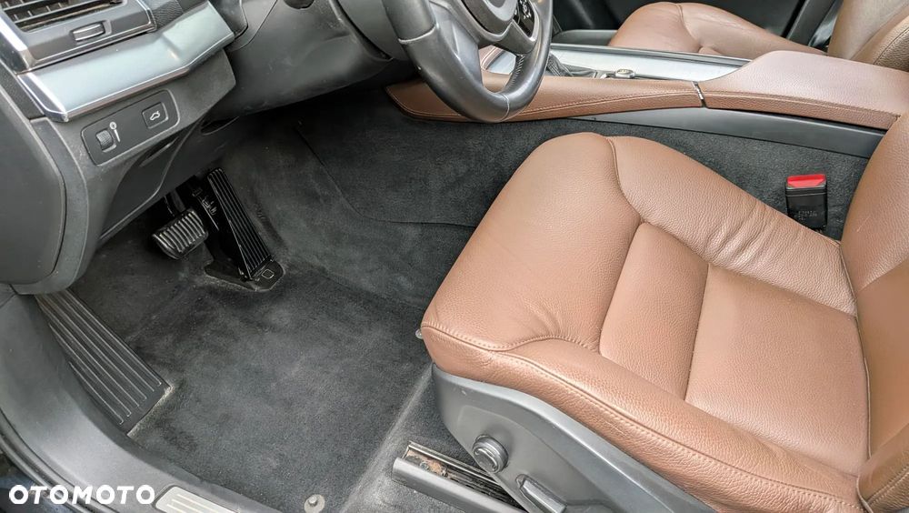 Volvo XC 90 D4 FWD Momentum - 19