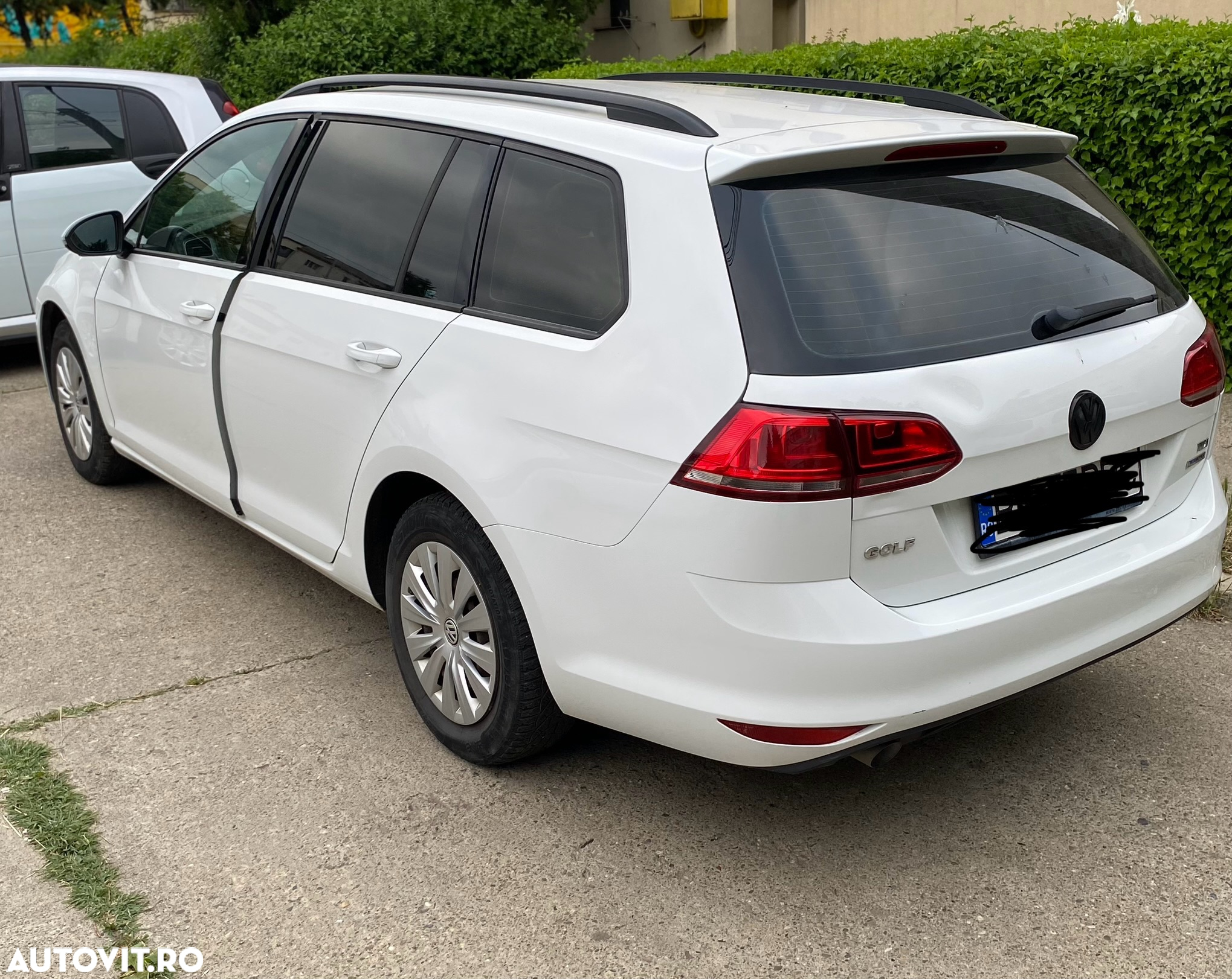 Volkswagen Golf 1.6 TDI 4Motion BMT Comfortline - 3