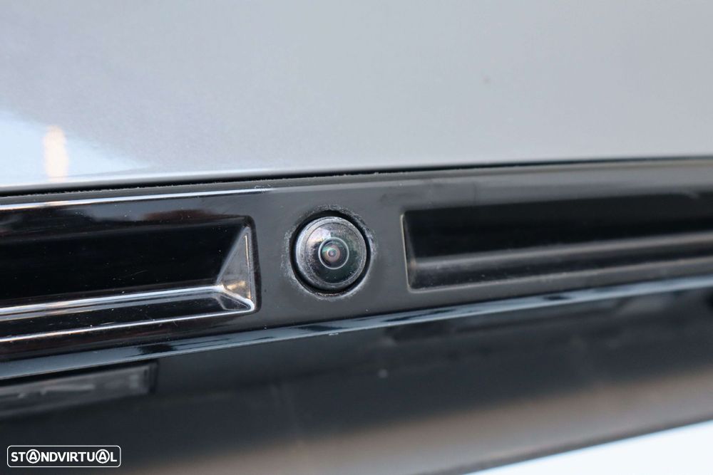 Peugeot e-2008 54 kWh GT - 11