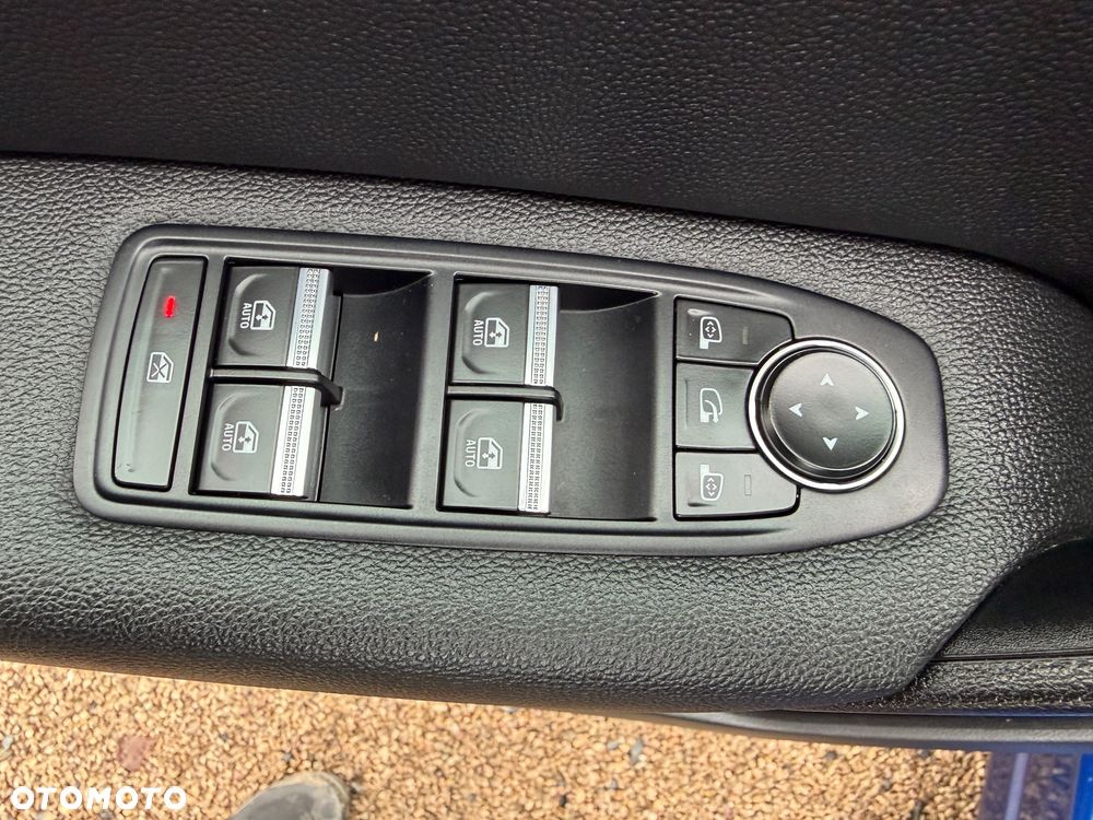 Renault Captur TCe Mild Hybrid 140 GPF TECHNO - 24