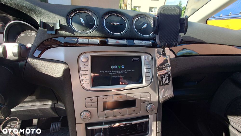 Ford Galaxy - 8