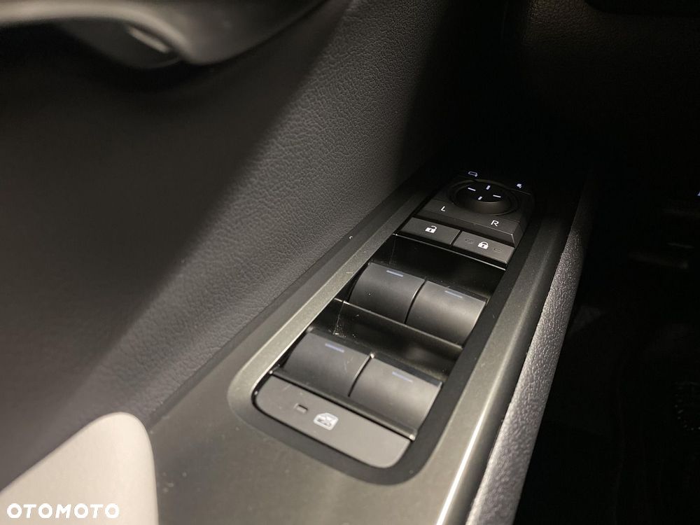 Lexus UX 300h F Sport Design - 21