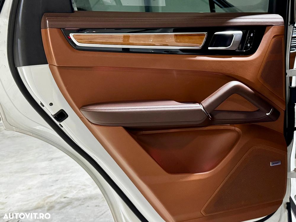 Porsche Cayenne Standard - 27