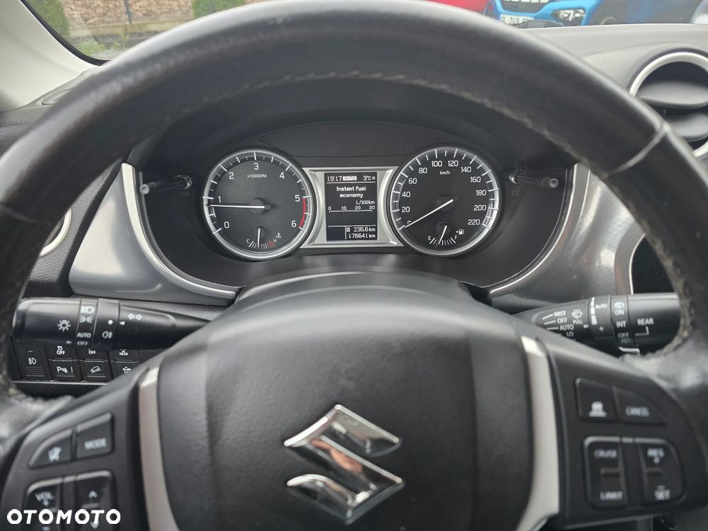 Suzuki Vitara 1.6 DDiS (4x4) Allgrip Comfort+ - 12