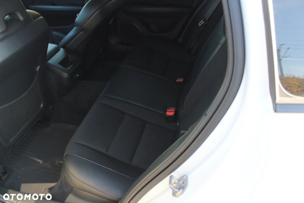 Volvo V60 Cross Country D4 AWD Geartronic Pro - 27