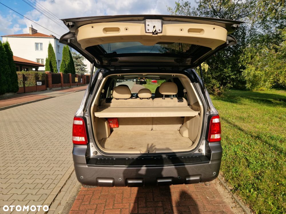 Ford Escape 3.0 XLT - 13
