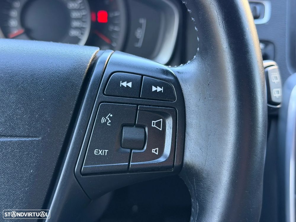 Volvo V60 D2 Momentum - 15