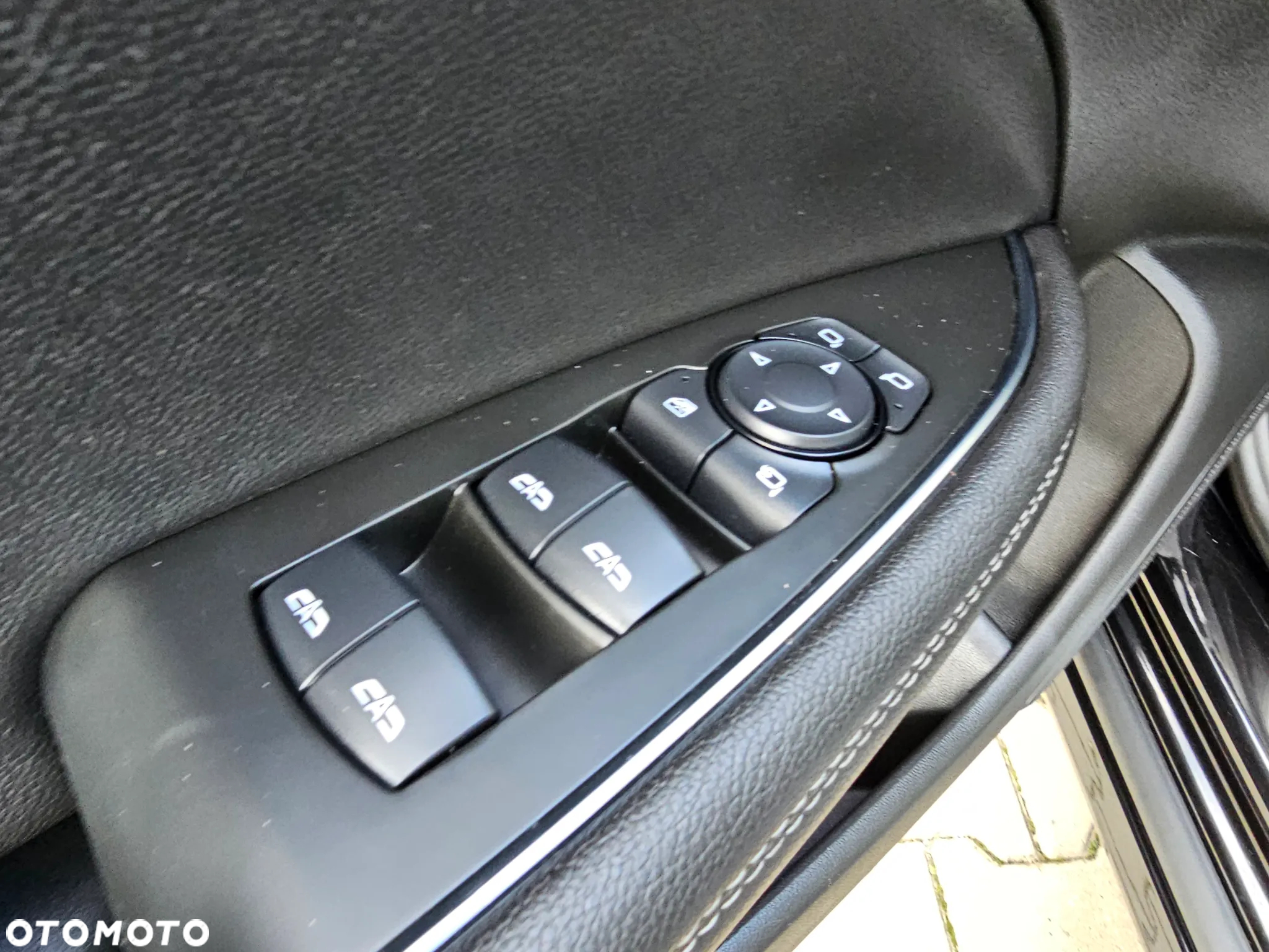 Opel Insignia CT 1.6 T Exclusive S&S - 31