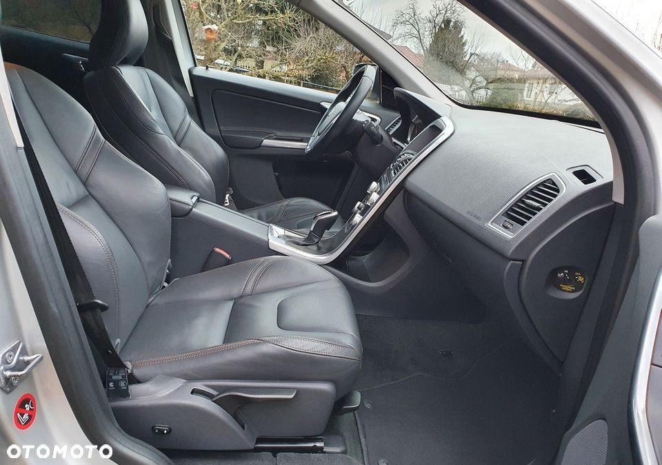 Volvo XC 60 D4 Drive-E Summum - 3