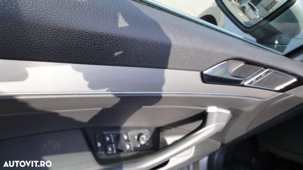 Volkswagen Passat 2.0 TDI (BlueMotion Technology) Highline - 13