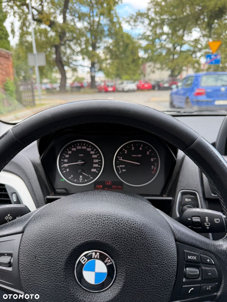 BMW Seria 1 116i - 13