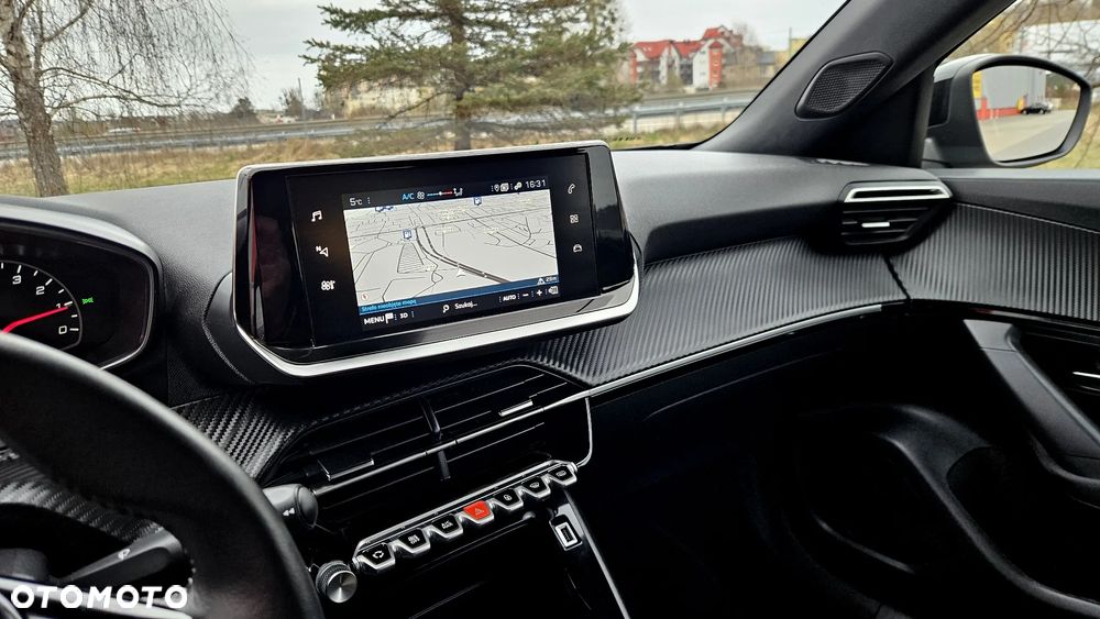 Peugeot 2008 PureTech 100 Business S&S BVM6 - 28