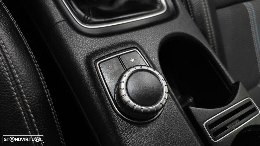 Mercedes-Benz CLA 200 d Shooting Brake AMG Line - 36