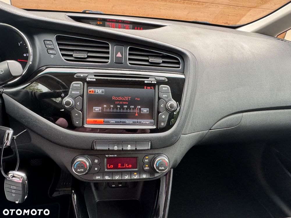 Kia Ceed 1.6 GDI Fifa World Cup Edition - 24