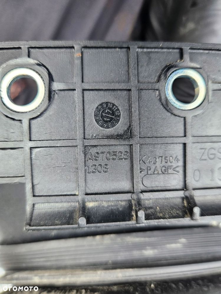 Rura ssąca filtra powietrza Mercedes Atego - 2