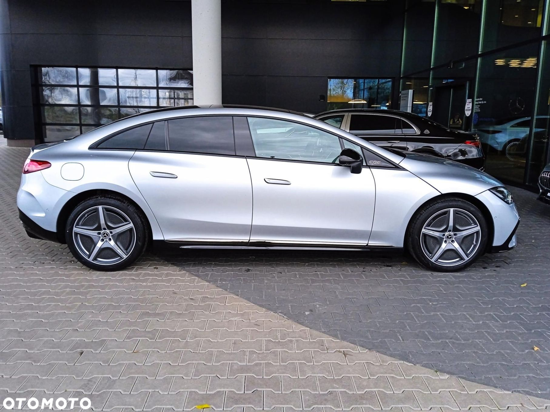 Mercedes-Benz EQE - 3