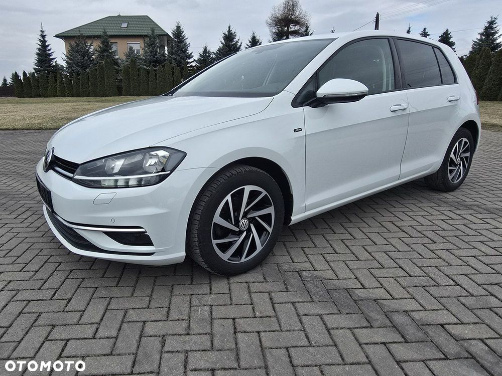 Volkswagen Golf - 6