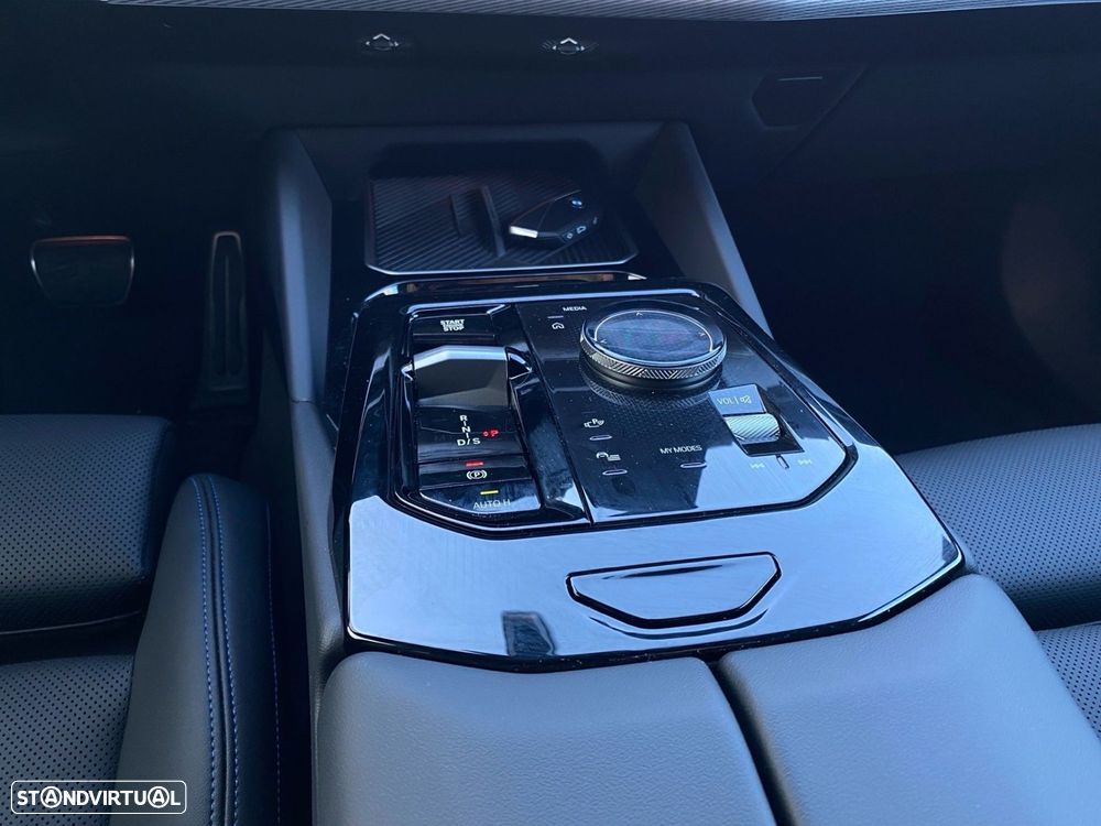 BMW 530 e Pack Desportivo M - 13