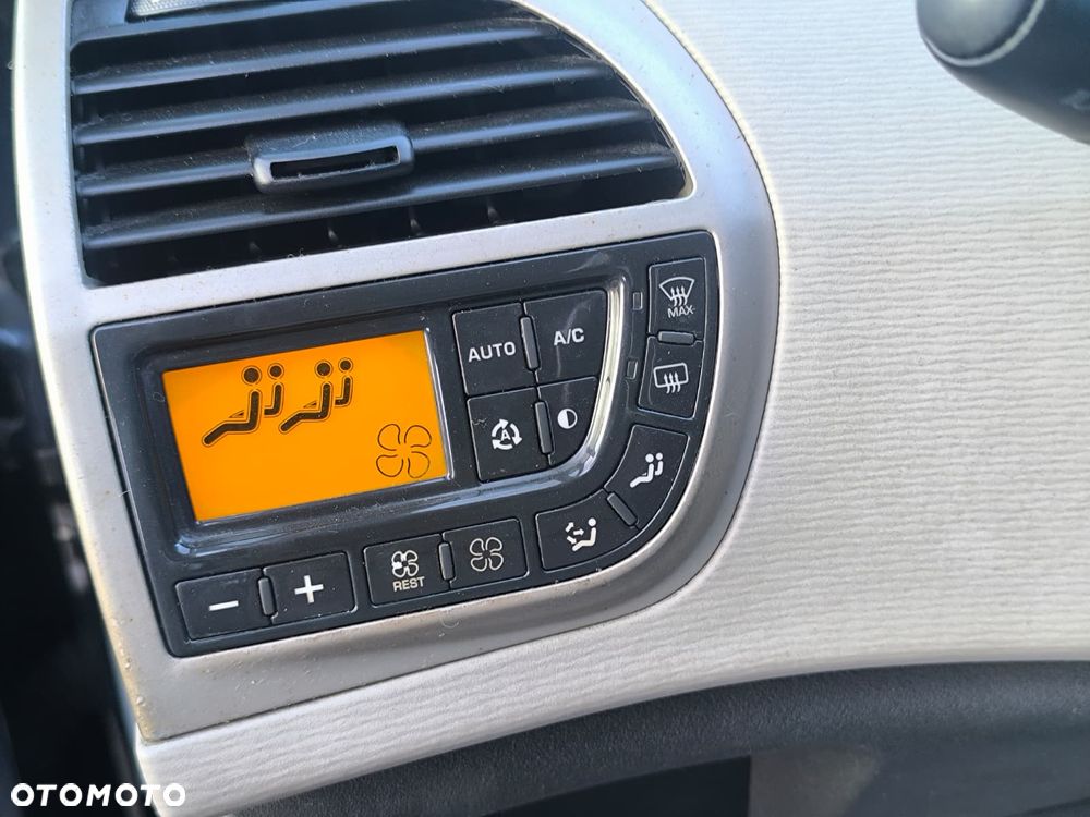 Citroën C4 Picasso - 11