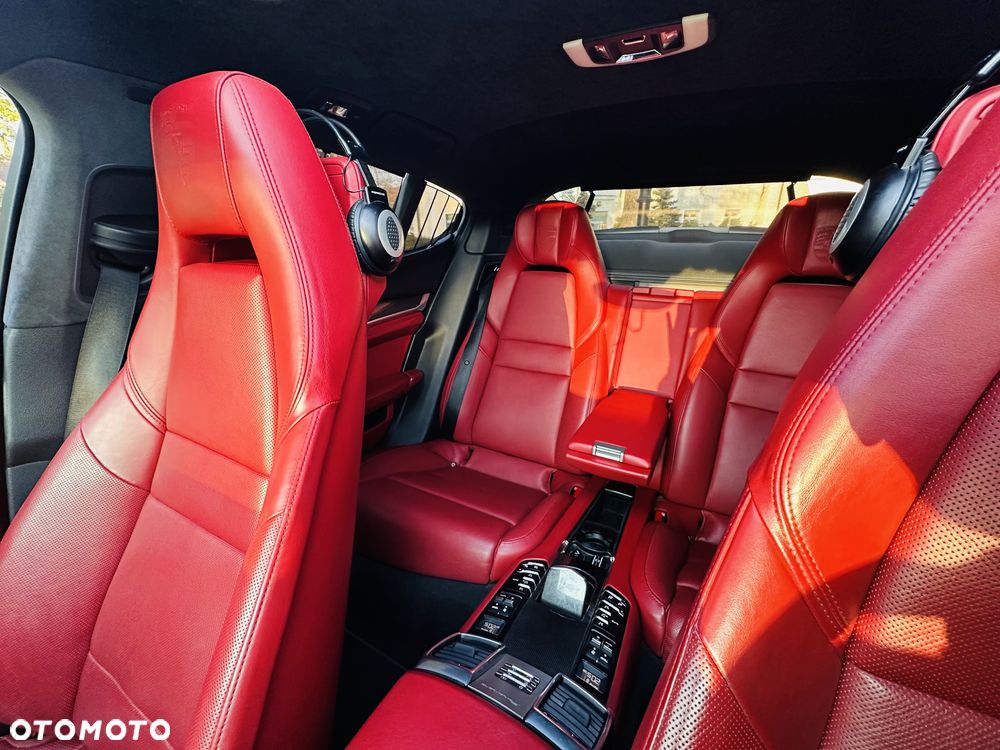 Porsche Panamera Turbo Executive PDK - 22