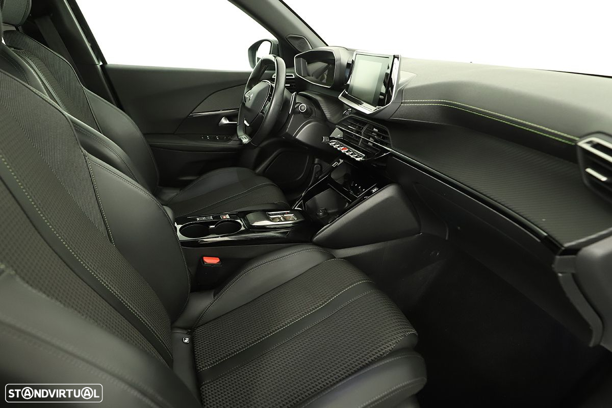 Peugeot 2008 1.2 PureTech GT EAT8 - 20