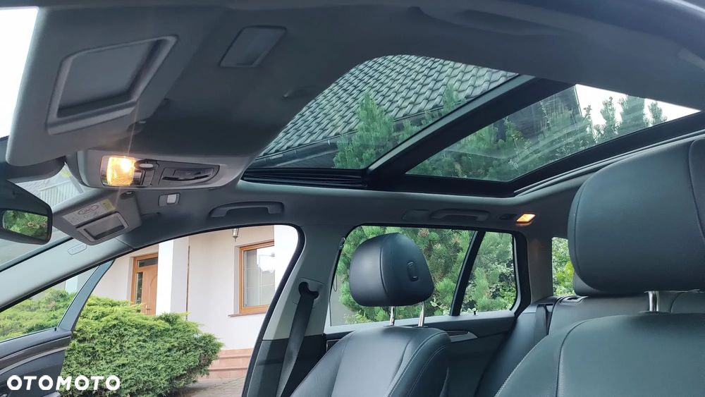 BMW Seria 5 520d xDrive Touring Modern Line - 26