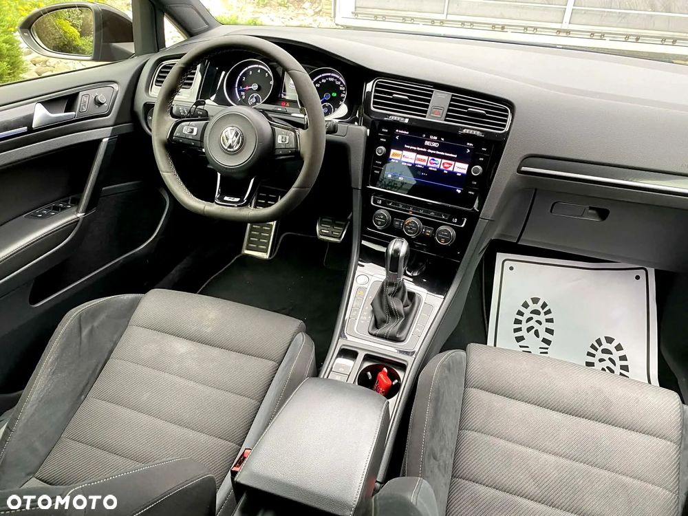 Volkswagen Golf - 10