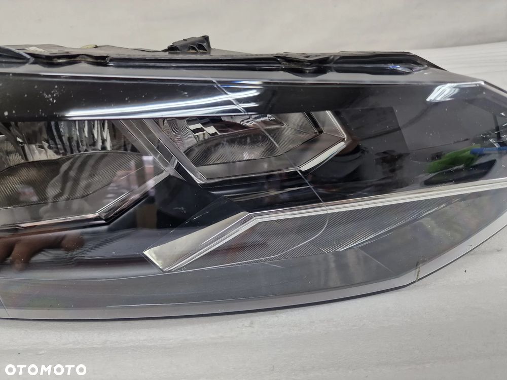 VW POLO 2G VI 17- PRAWA LAMPA PRZEDNIA PRZÓD , NR 2G1941006 , NR AUKCJI LL616 - 5