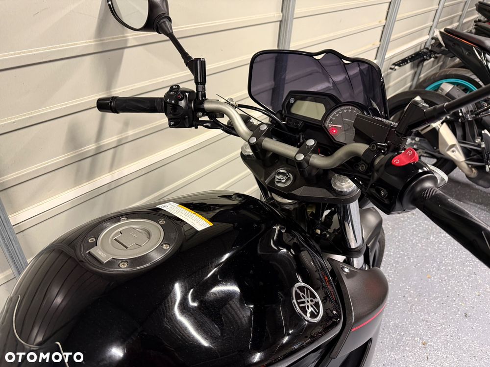 Yamaha XJ - 9