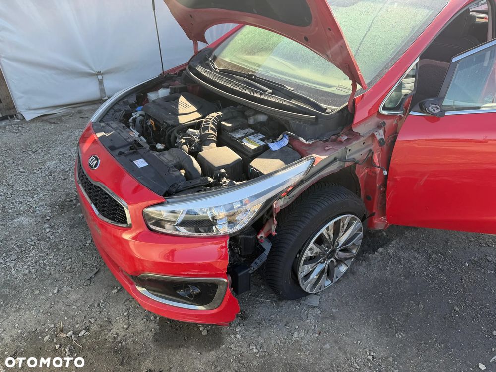 Kia Ceed 1.6 CRDi 136 ISG Vision - 31