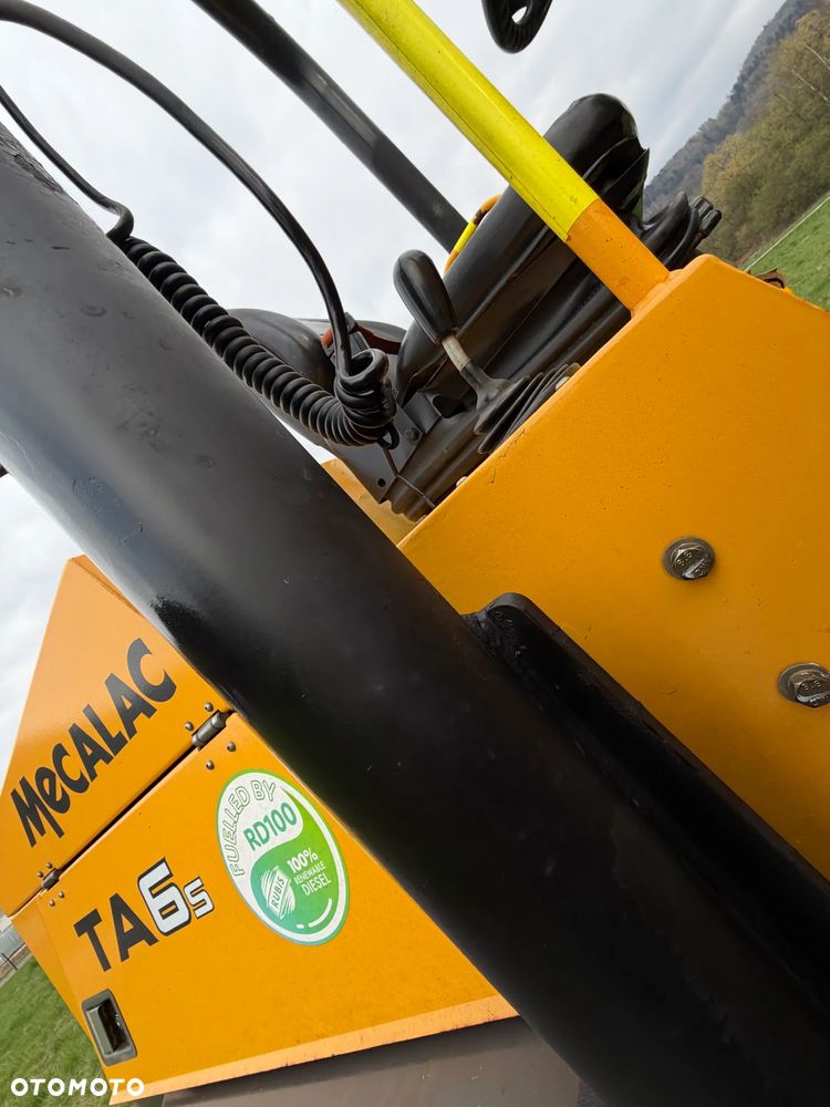 Terex Mecalac TA6s Wozidło wózek z Obrotową Kolebą. 6ton ładowność. 4x4. Silnik Perkins 80KM 4 cylindry. 1900 mtg. 2021 rok. Kamera z wielkim Ekranem! Jazda Rewers 3prędkości. Maszyna jak Nowa z Norweskiego Gospodarstwa! Ani deka luzów i wycieków! Hydrostatic. Pełny Oryginał. Hamulce brzytwa. Serwisy w DEKRA. Maszyna Woziła lekkie ładunki. Praktycznie zerowe zużycie. Wielka Okazja. Wszystko w pełnym Oryginale. Opony Oryginał wszystkie z 2020roku. - 20
