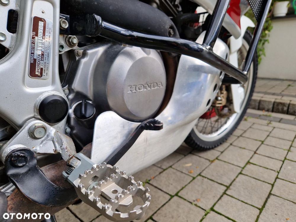 Honda XRV - 8