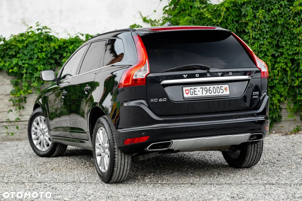 Volvo XC 60 D5 AWD Geartronic Momentum - 9