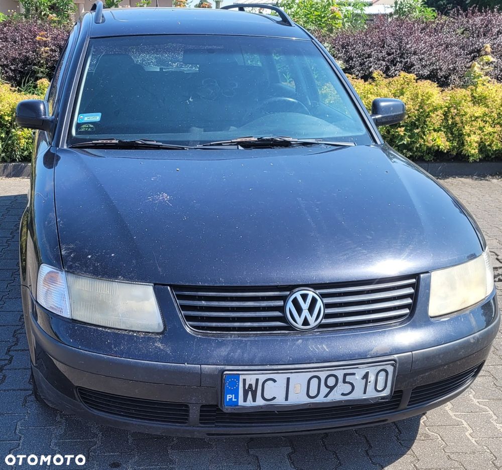 Volkswagen Passat - 1