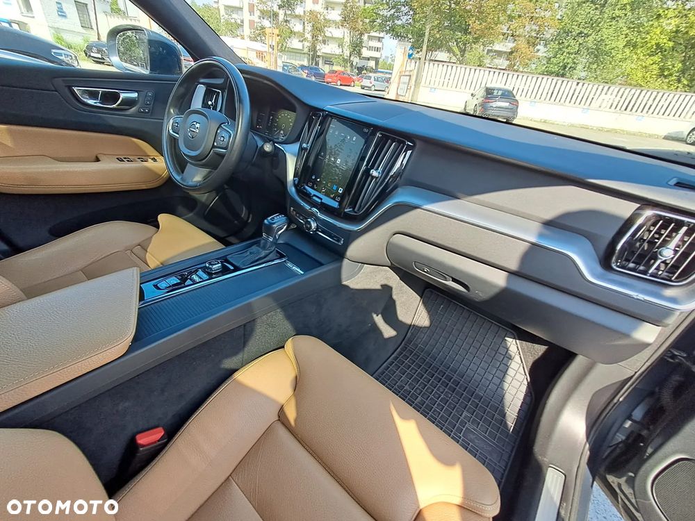 Volvo XC 60 T5 GPF Momentum - 36