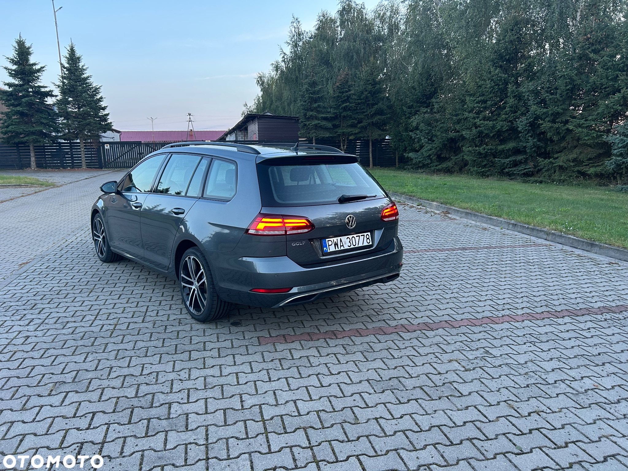 Volkswagen Golf 2.0 BlueTDI DSG Highline - 6