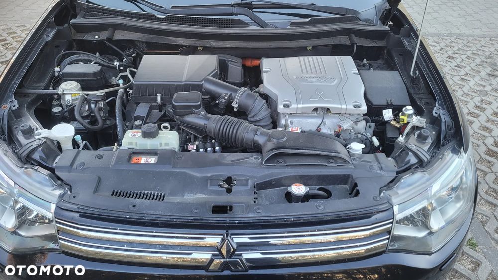 Mitsubishi Outlander - 16