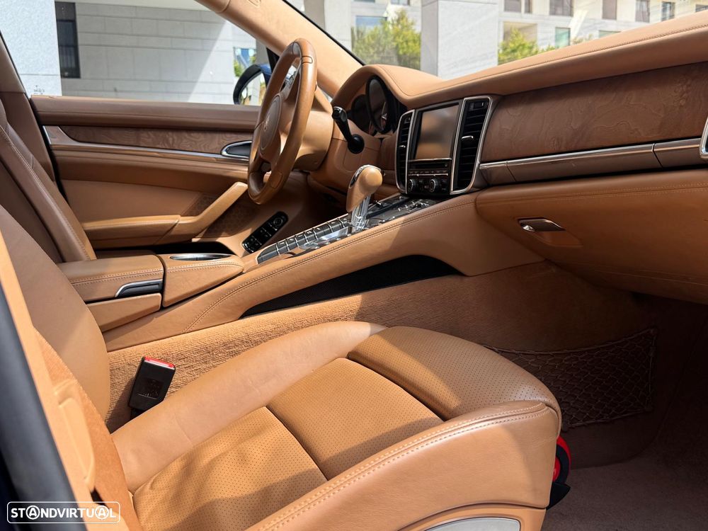 Porsche Panamera Turbo PDK - 6
