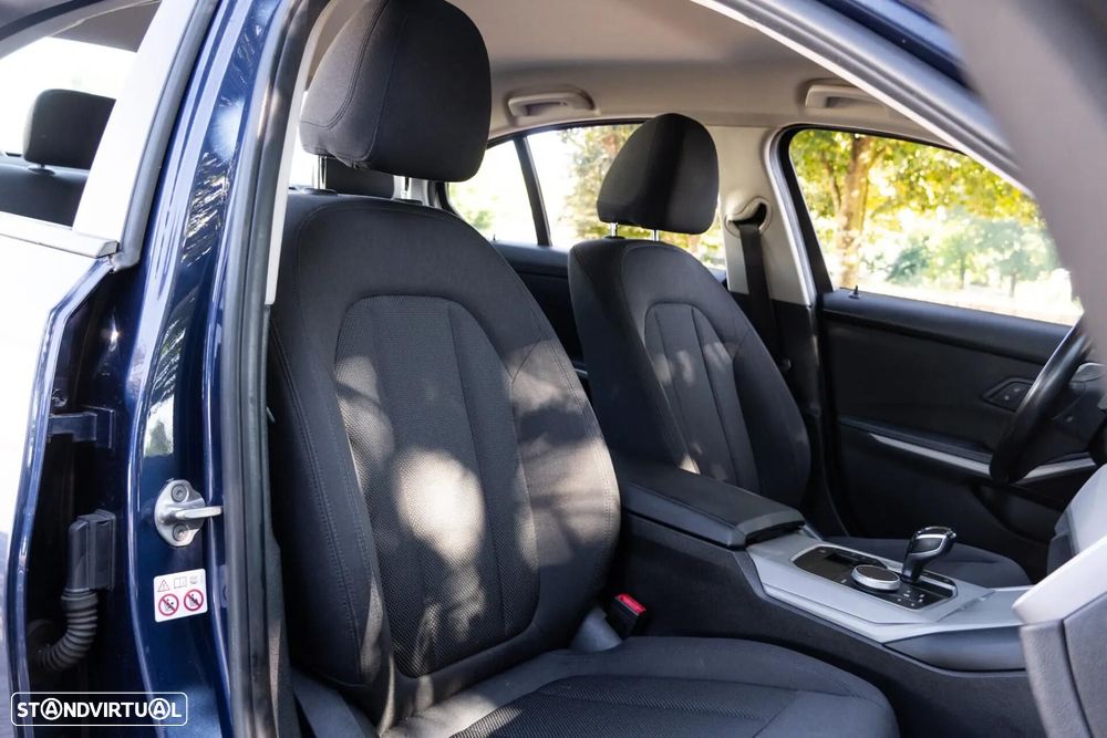 BMW 330 e Line Luxury Auto - 41