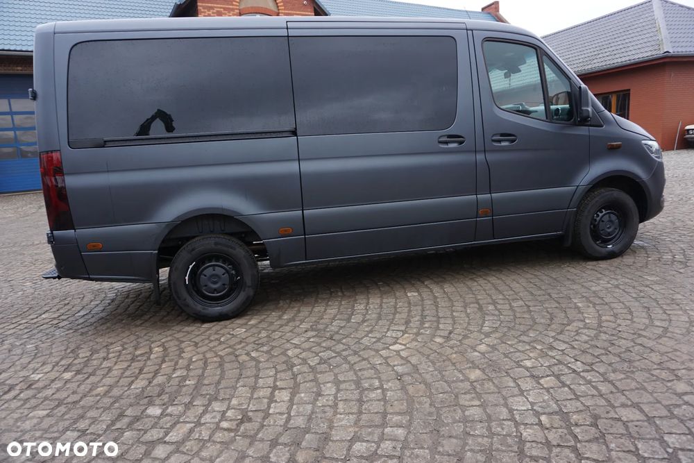 Mercedes-Benz Sprinter - 2