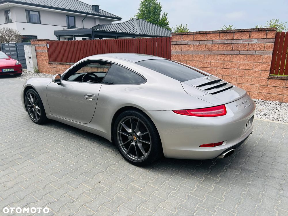 Porsche 911 Carrera - 3