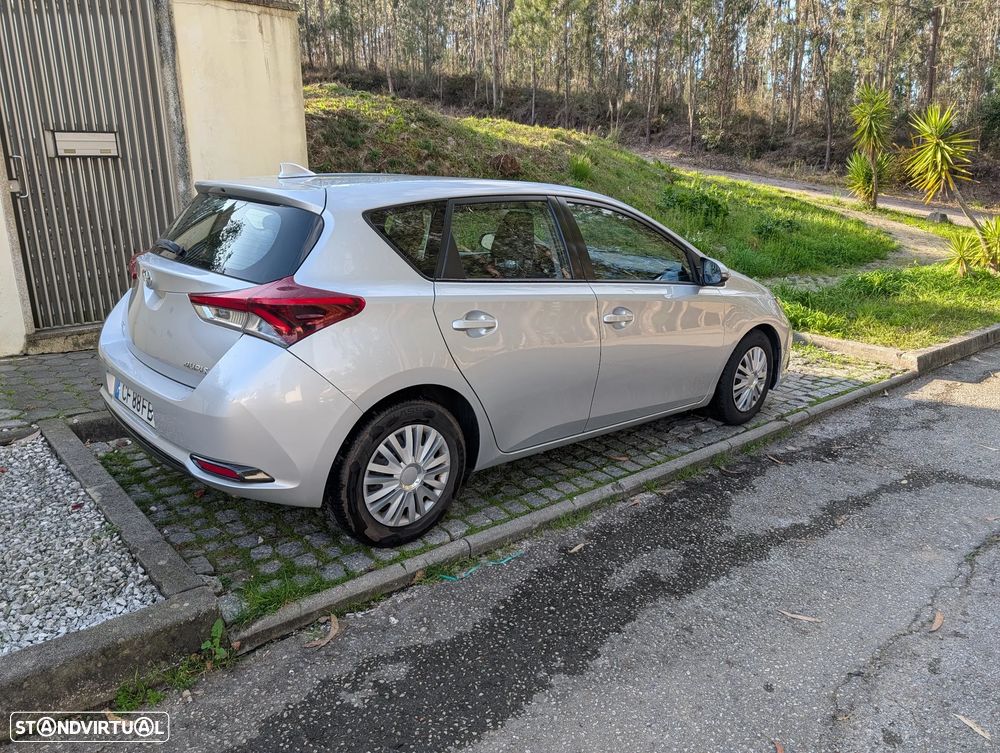 Toyota Auris 1.4 D-4D Design Edition - 9