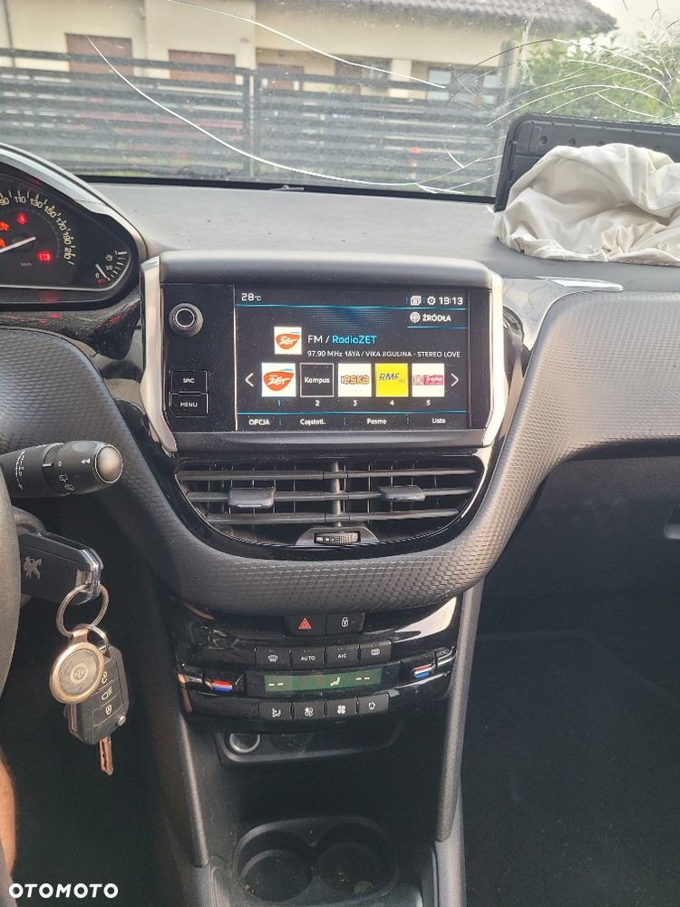 Peugeot 208 1.2 PureTech Style - 6