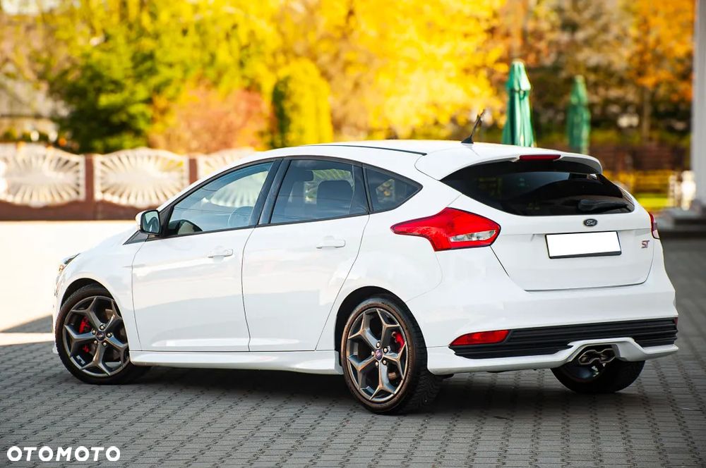 Ford Focus 2.0 TDCi ST mit Leder-Exclusiv-Paket - 15